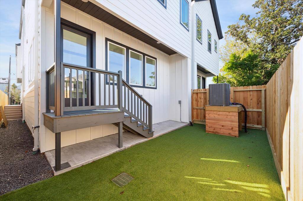 Fully fenced turfed backyard for easy maintenance