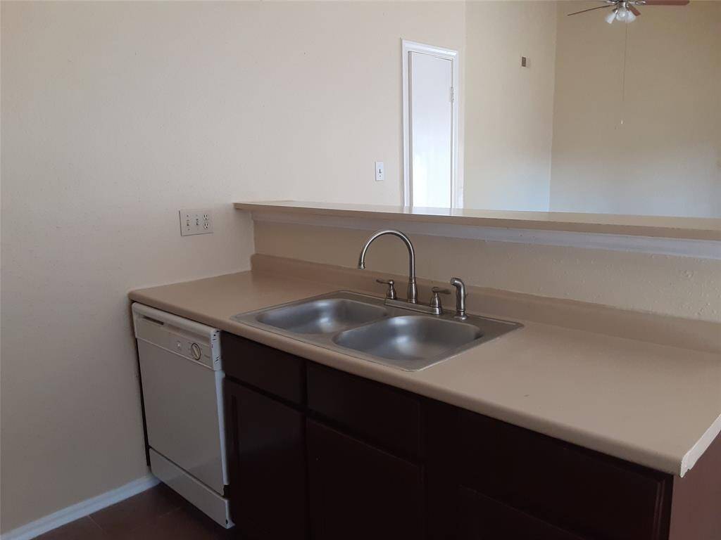 Kitchen - view 2
