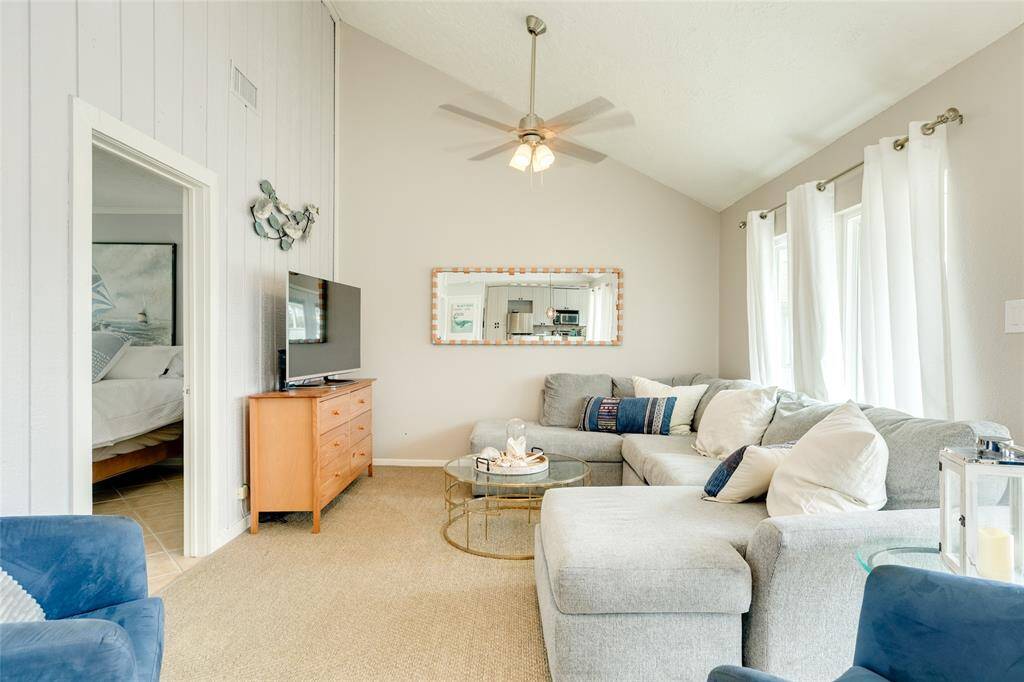 Flowing living areas with nice seating.