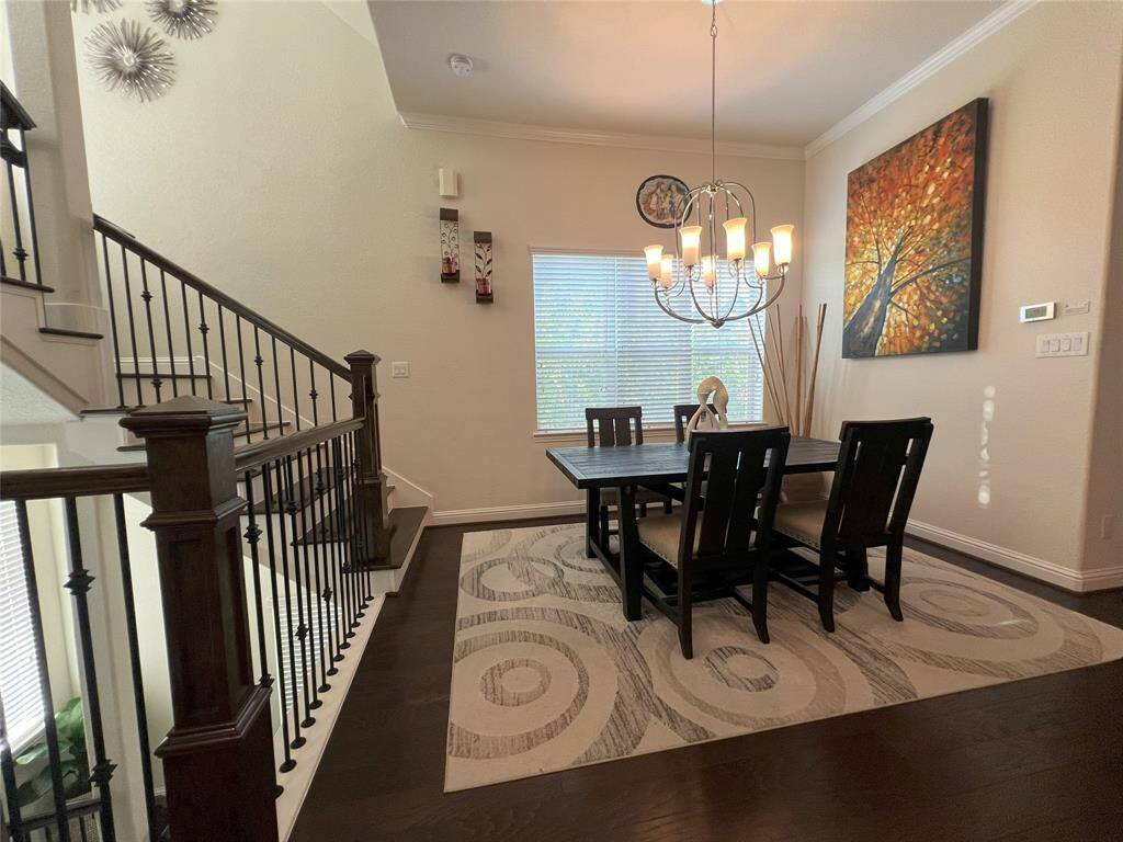 Dining area can accommodate a big family
