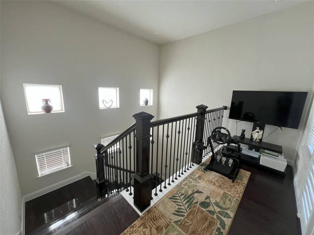 4th floor open area for gaming/computer desk