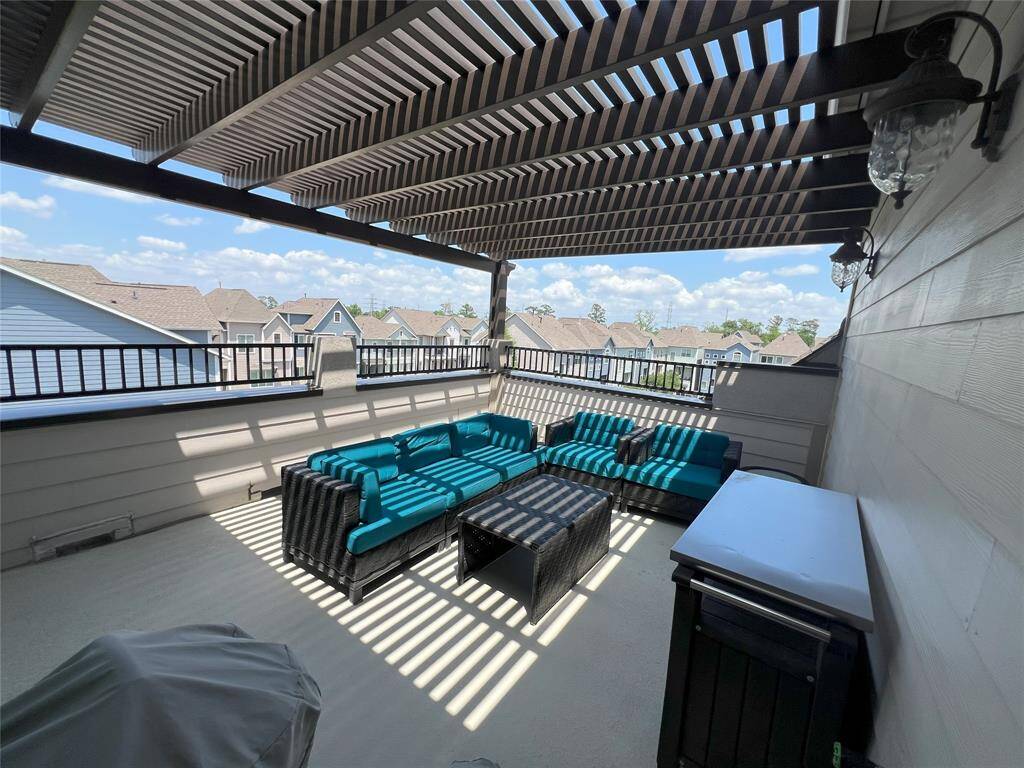 Rooftop terrace, unwind after a busy day