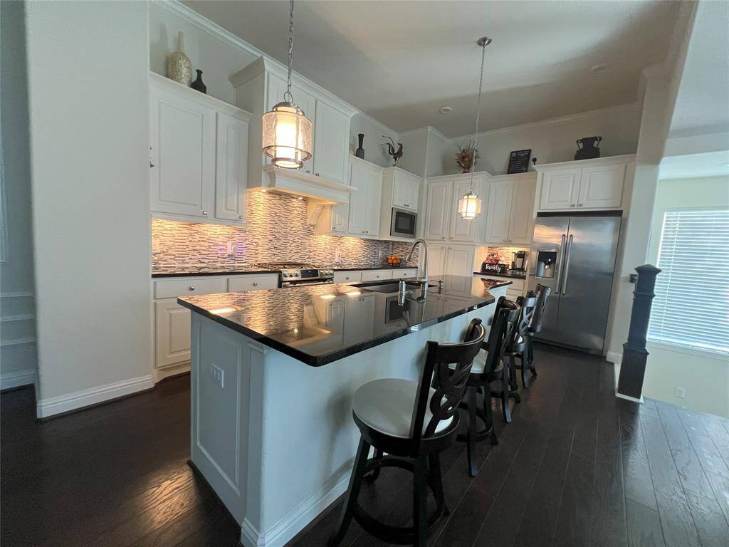 Every chef's dream kitchen with SS appliances