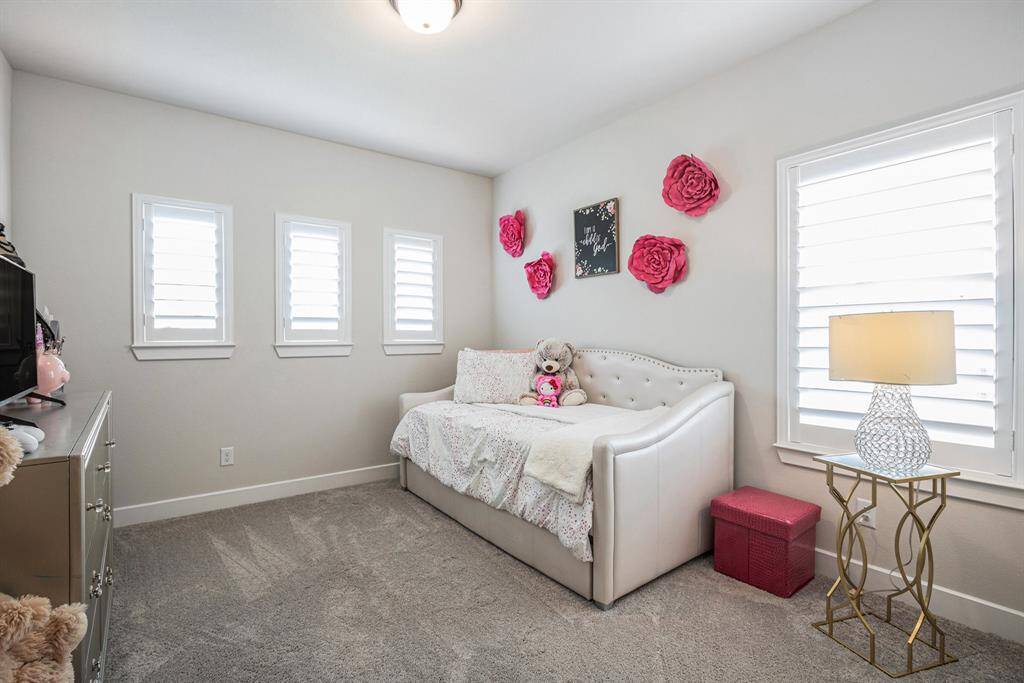 Second upstairs bedroom