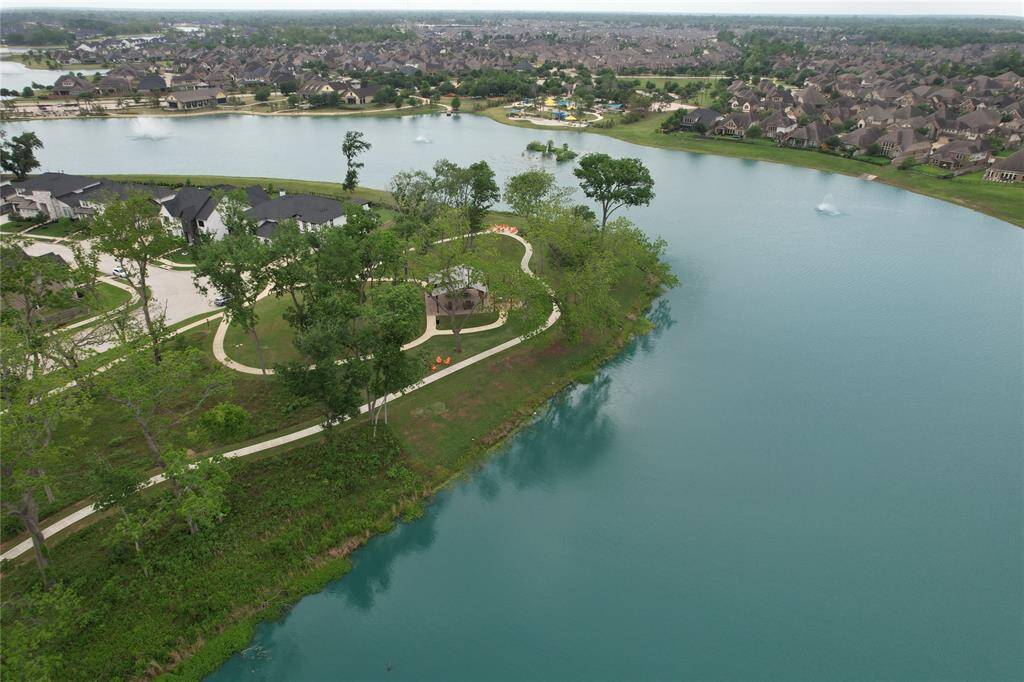 Pecan Grove Park - parks, playgrounds and rest spots are central to the 10,800-acre master plan of Sienna