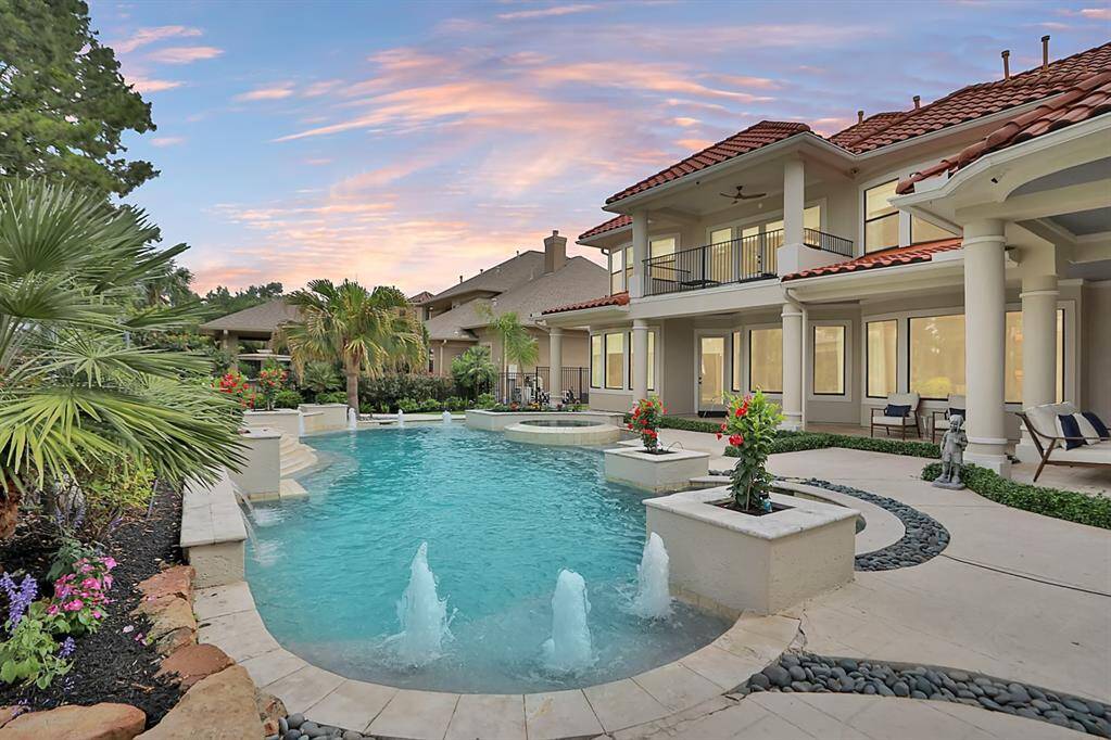This luxurious home features a 30,580 gallon pool.