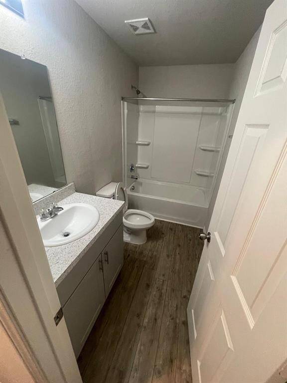 Full Bathroom Upstairs!