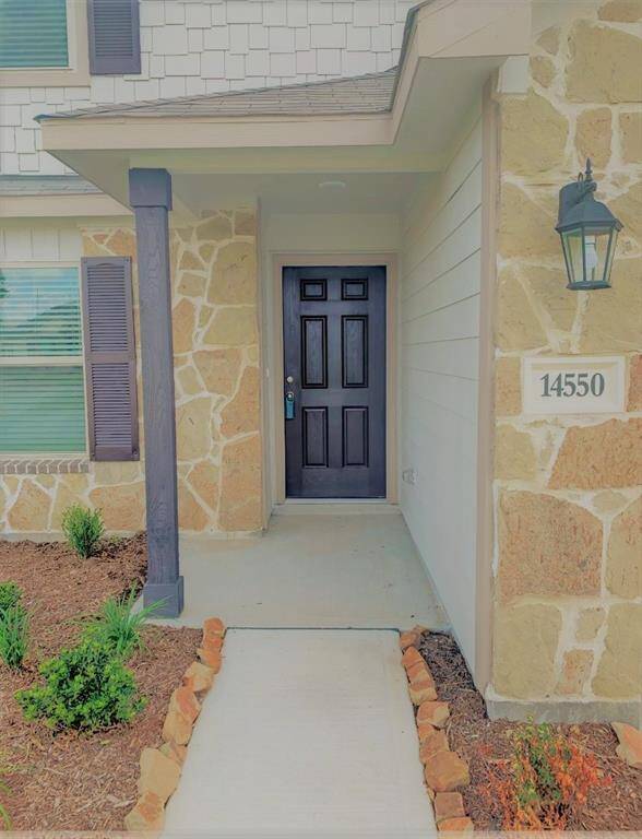Beautiful Curb Appeal!