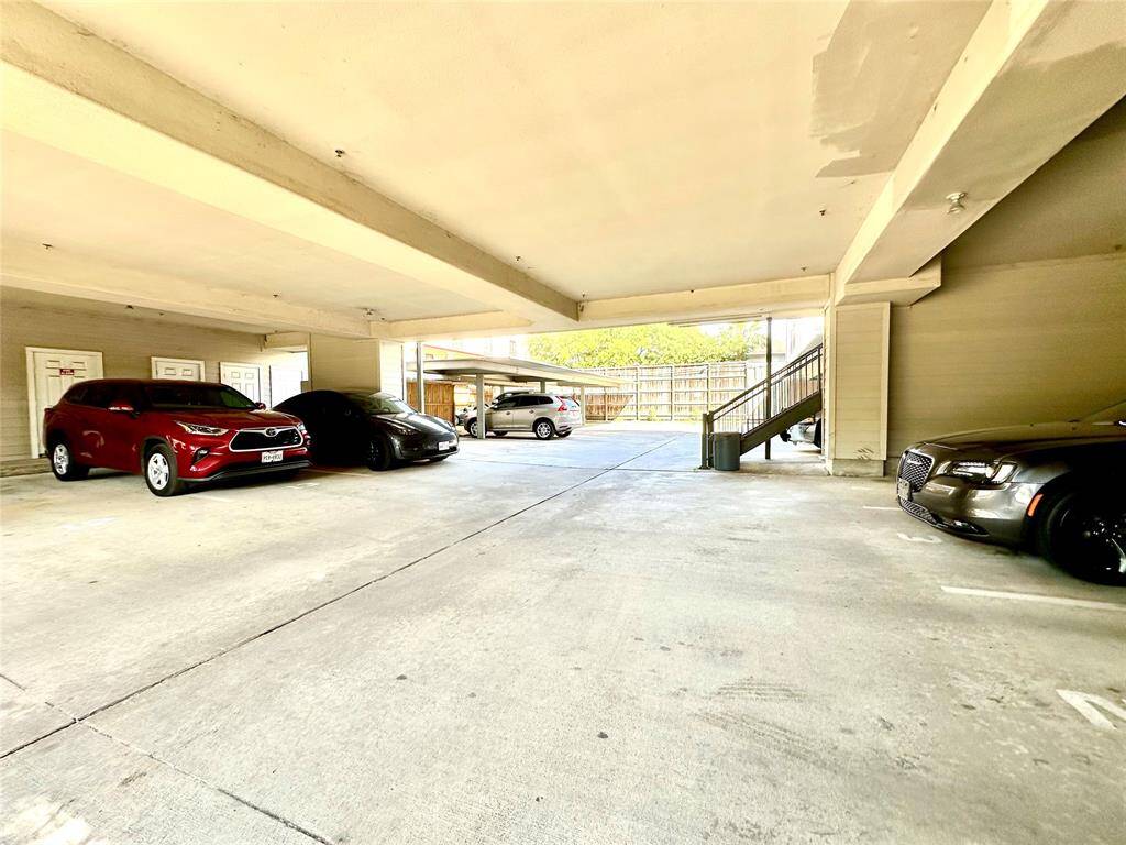 With your premium covered parking space, you can walk from your car up the stairs to your loft without getting in the sun or rain - you are fully covered!
