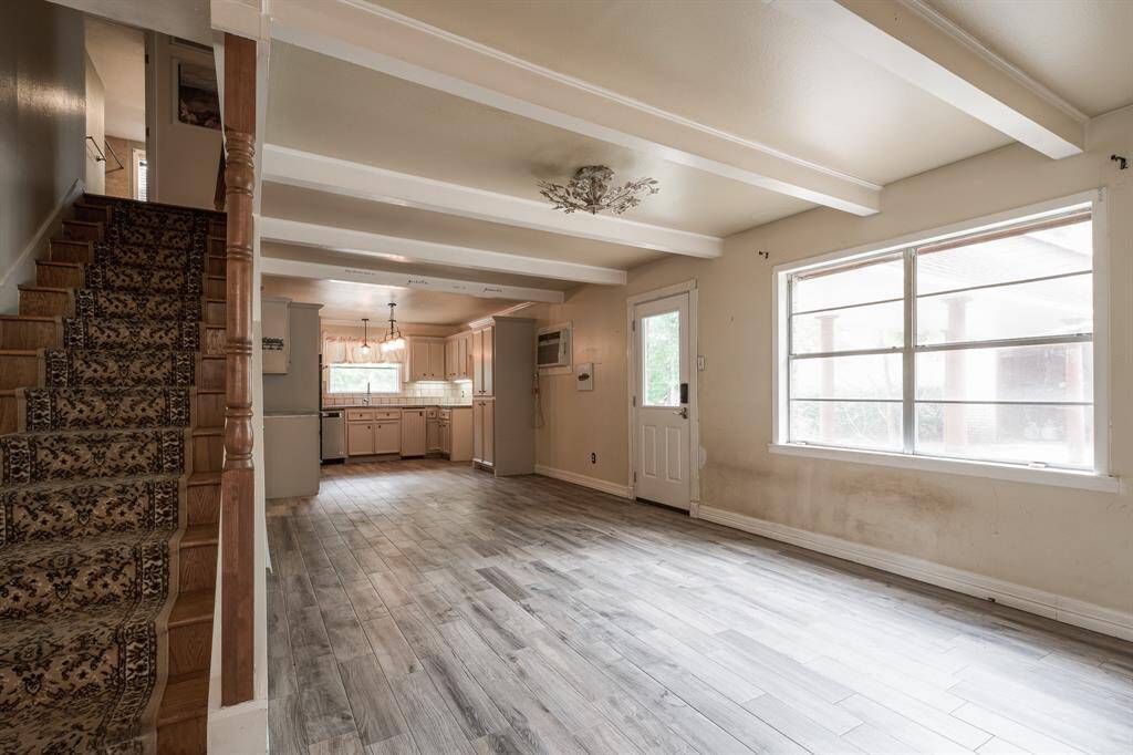 living room and dining area is open to Kitchen