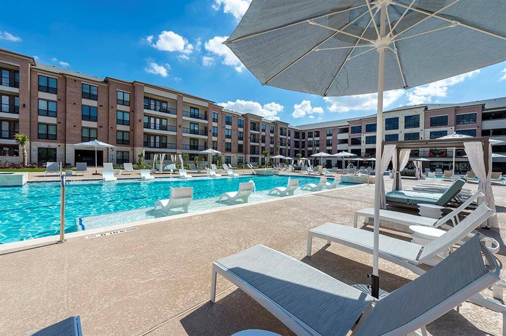 Community pool