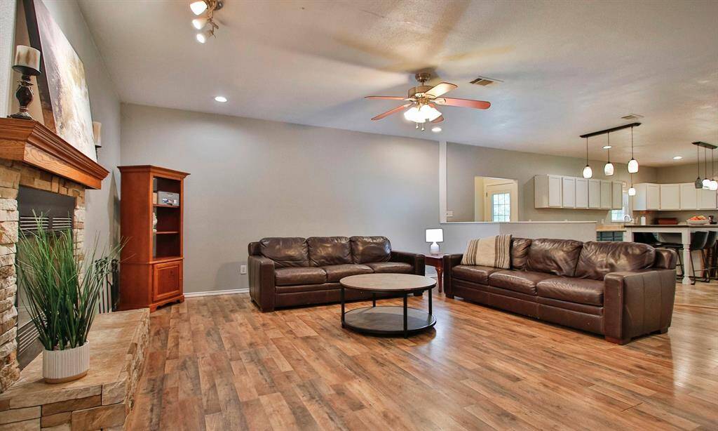 2 full couches in the family room leaves plenty of space for your family.