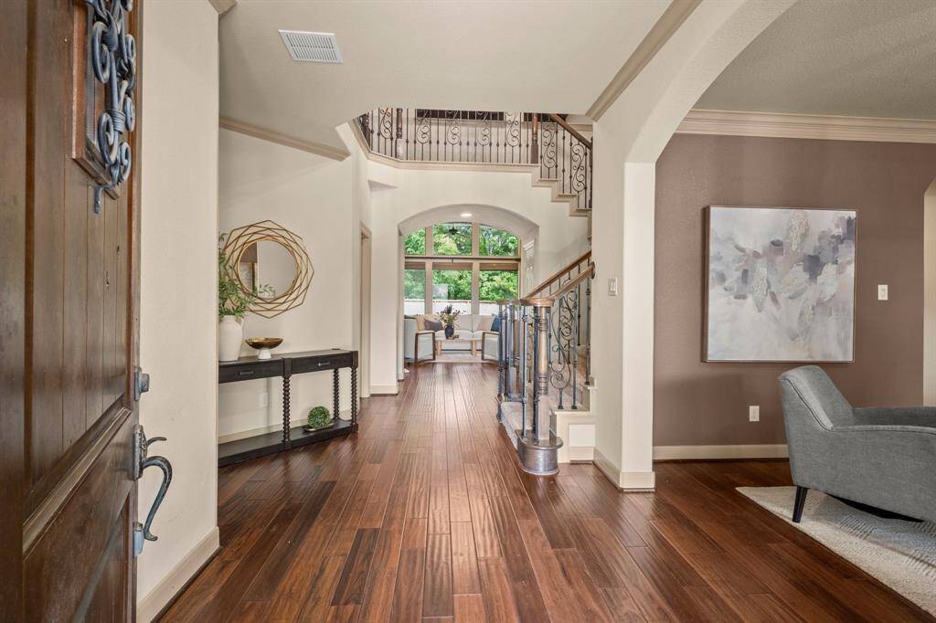 Gorgeous entryway!