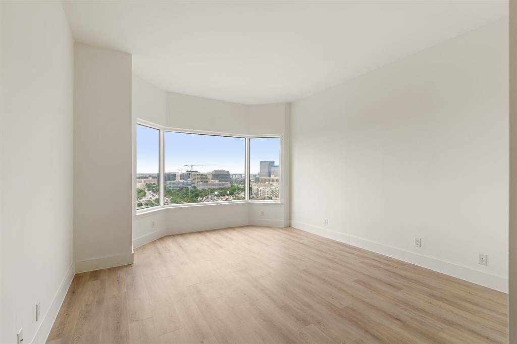 Primary suite.