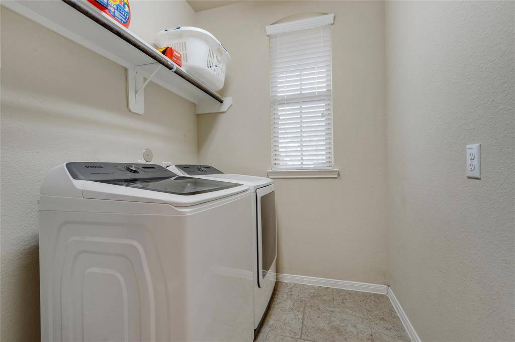 Nice sized laundry room.