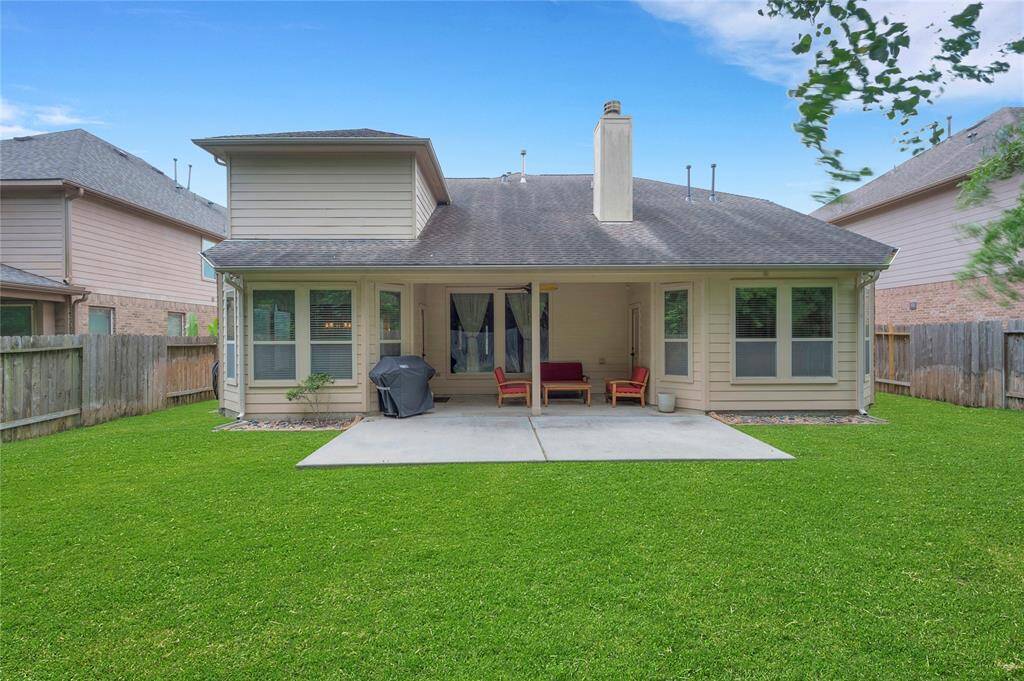 Extra patio space for that dining table to enjoy the outdoors while you eat.