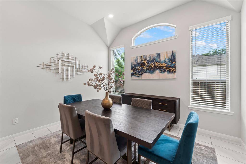 Imagine entertaining your friends and family and enjoying meals in this dining space.