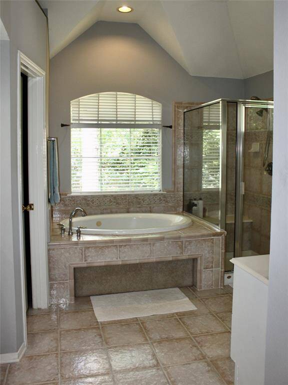 Tall ceiling in master bathroom