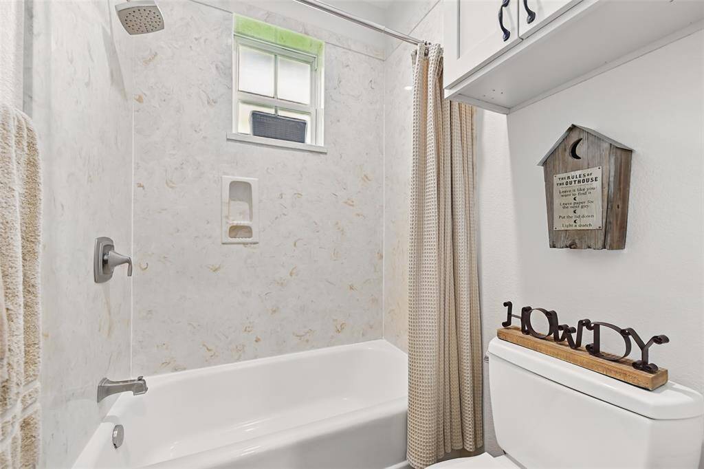 Full bath 2