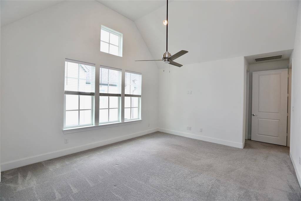Entry door to room on the right; huge walk in closet on the left
