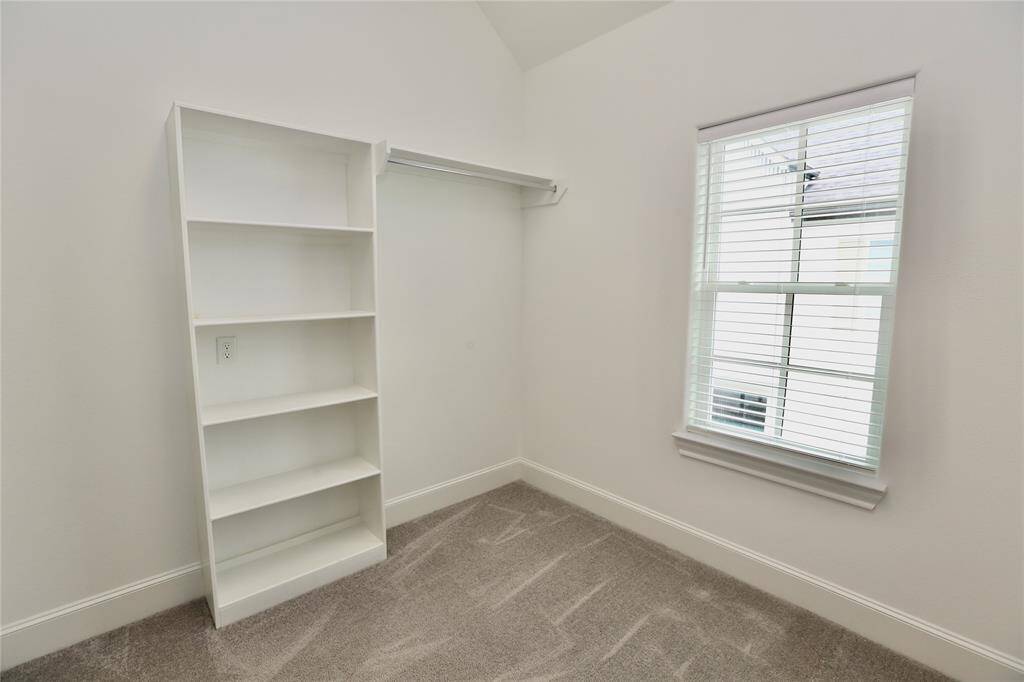 Beautiful built-in shelving