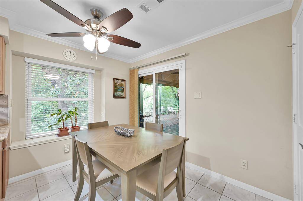 Eat in area of kitchen with sliding door to access the back deck.