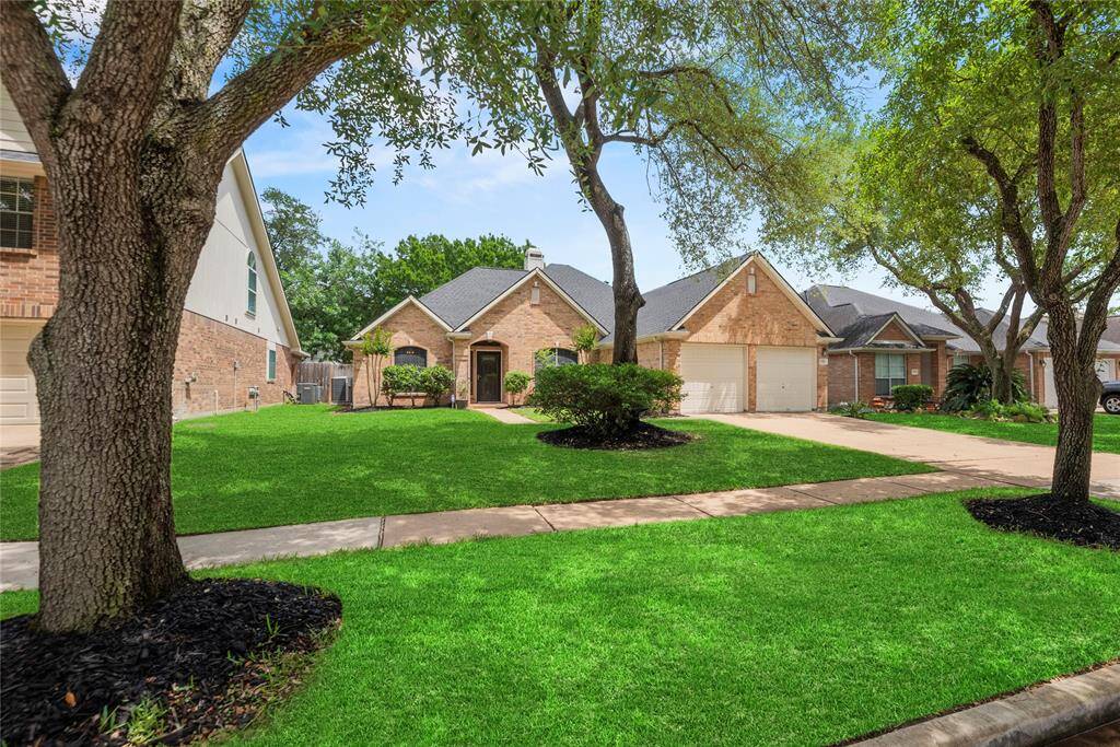 Plenty of room for everyone to move around for those backyard barbeques.