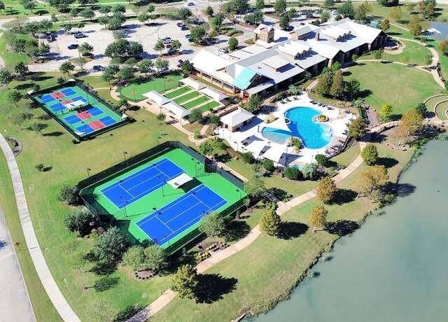 An overview of just a few of the incredible amenities that come with owning your own piece of paradise in Del Webb Sunrise. Enjoy the serene lake that runs throughout the property, and take advantage of the wide variety of social activities available to all residents. Whether it's tennis or pickleball, there's something for everyone to enjoy!