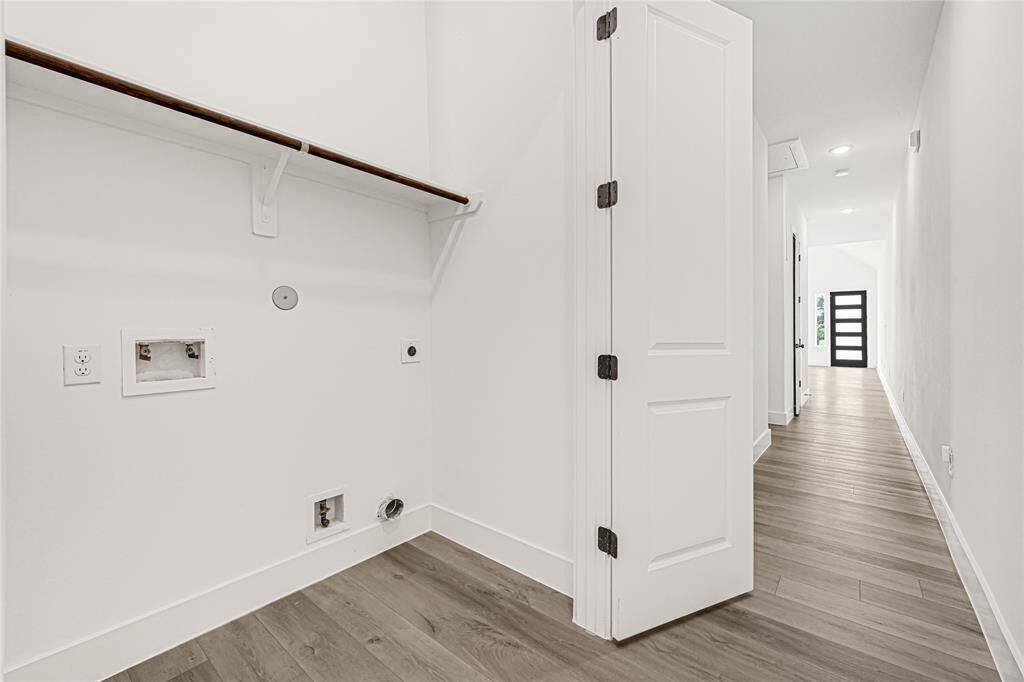 laundry room in house.
