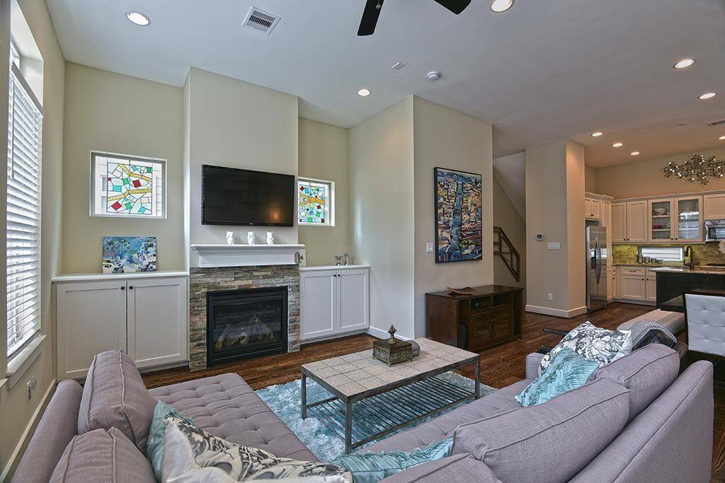 Warm and inviting hardwood floors thoughout the 2nd floorl