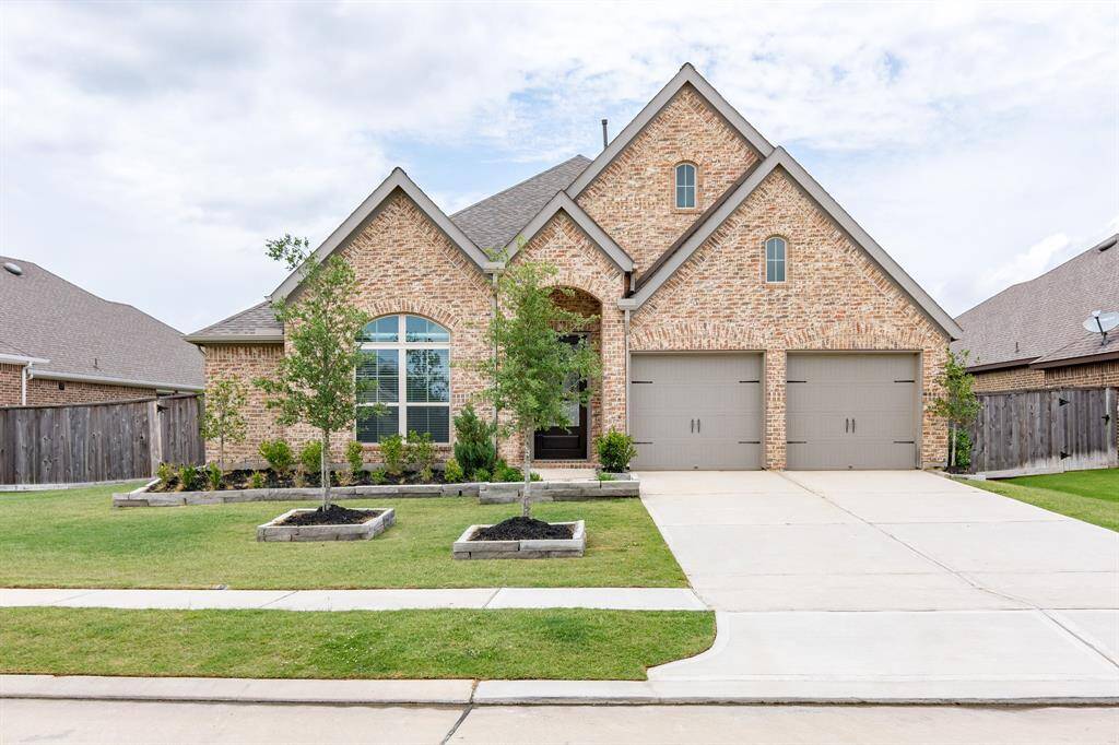 Welcome home to 24903 Montclair Hollow Ln!