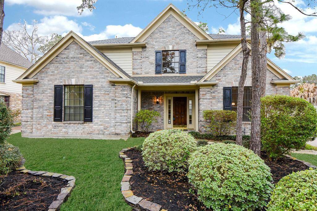 Welcome home to 27 W. Rumplecreek Place!