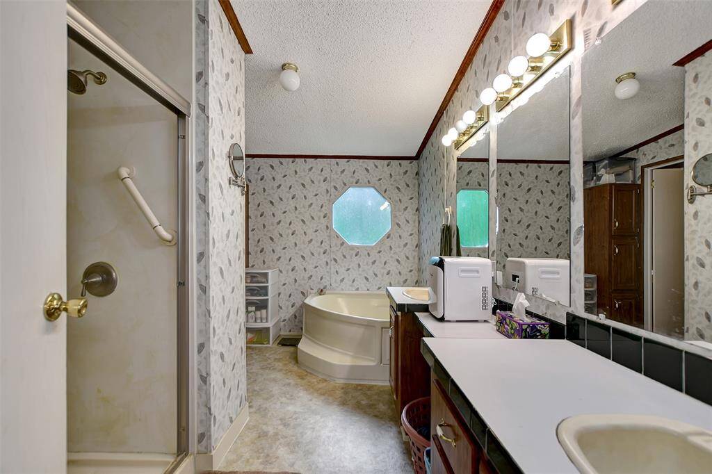 Primary bathroom walk in shower