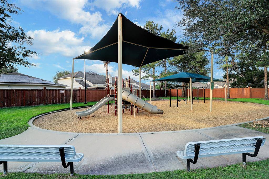 Parkway Oaks Playground