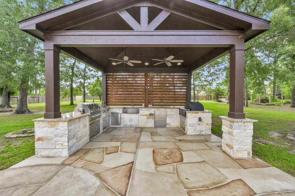 Outdoor Kitchen