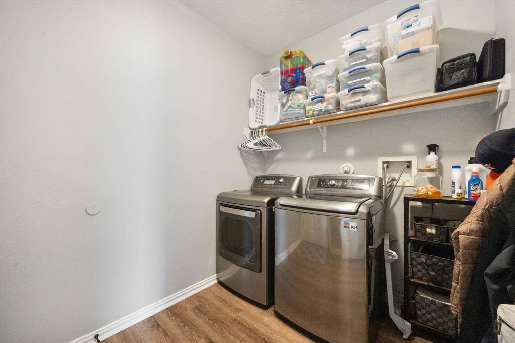 Laundry room on the 1st floor, with an entrance door from the garage.