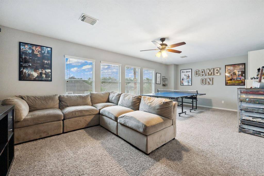 Look at this LARGE game room !