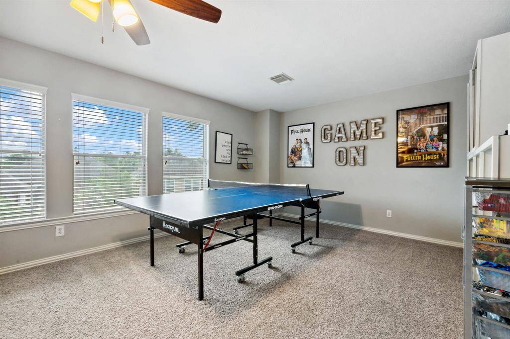 Room for games of your choosing - or more seating. Amazing space!