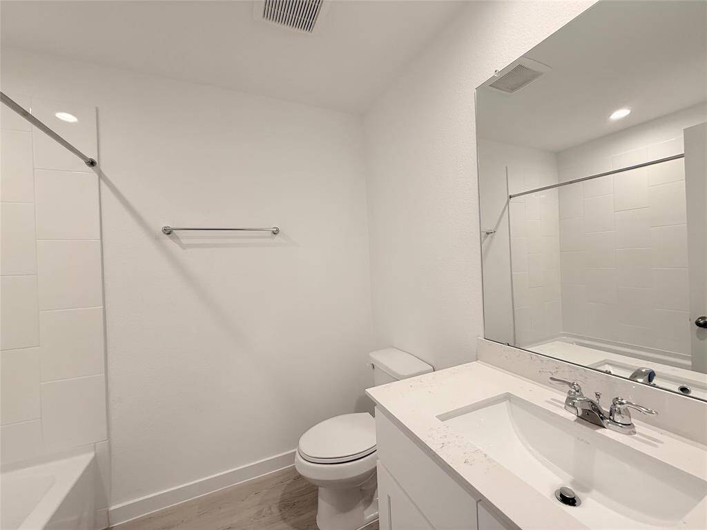 2nd bathroom