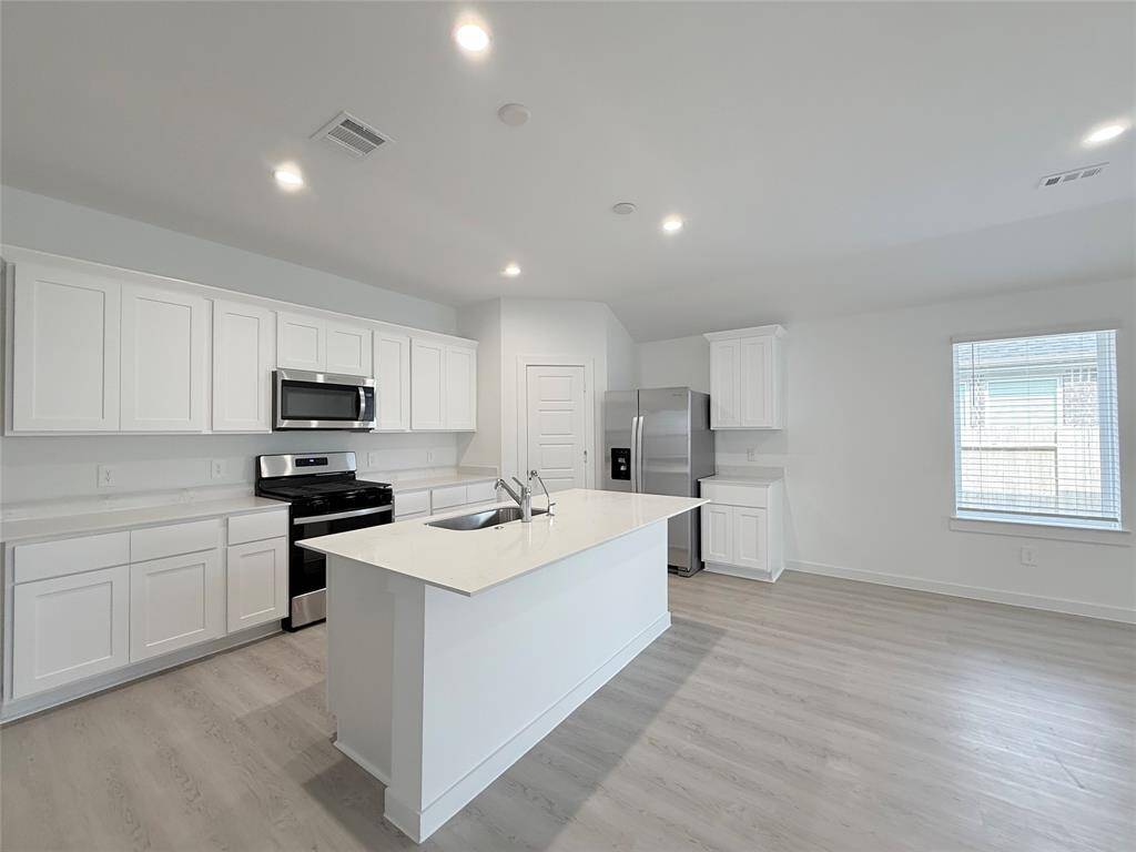 Kitchen island with granote countertop