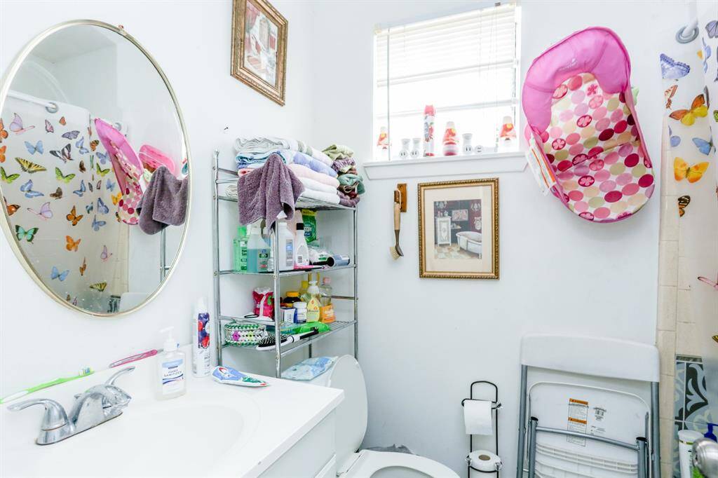 Full bathroom