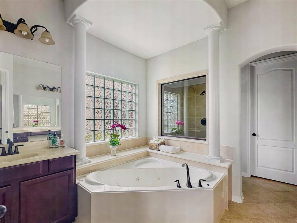 Master Bathroom with soaking / Jacuzzi Tub!