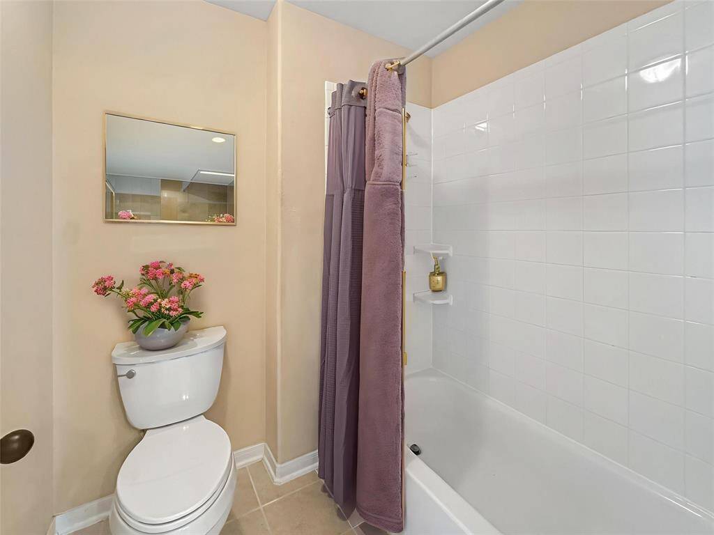 Upstairs Shared Bathroom!