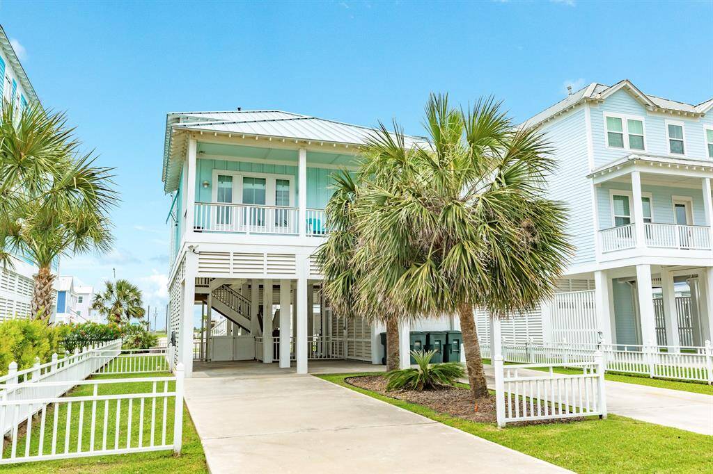 3810 Abalone is a charming coastal home with spacious decks, exquisite finishing, with scenic views surrounded by lush landscape and is ideal for beachside living. Schedule your signature tour today!