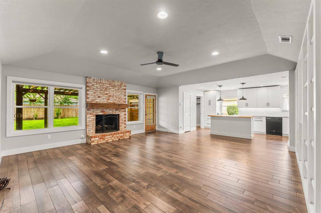 Open Concept Family Room into the kitchen, perfect for entertaining!