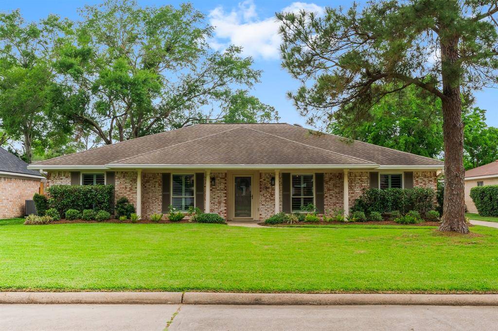 3914 Cypress Lake!