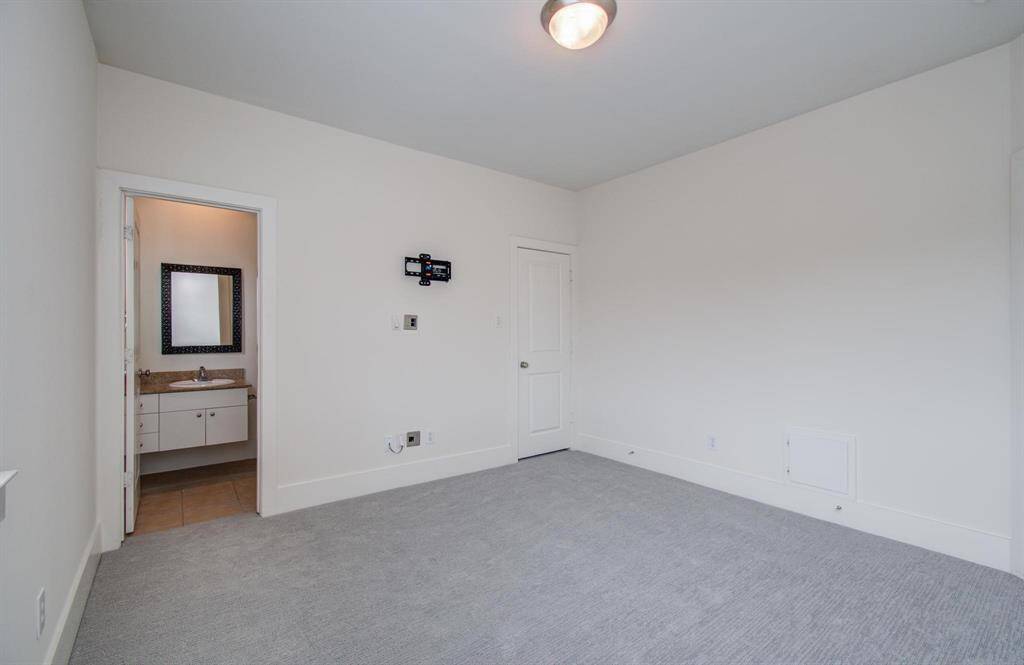 2nd Bedroom Upstairs with ensuite Bathroom.