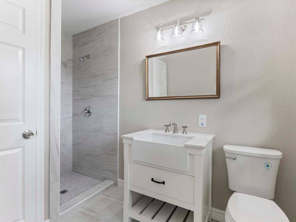 Downstairs primary bath