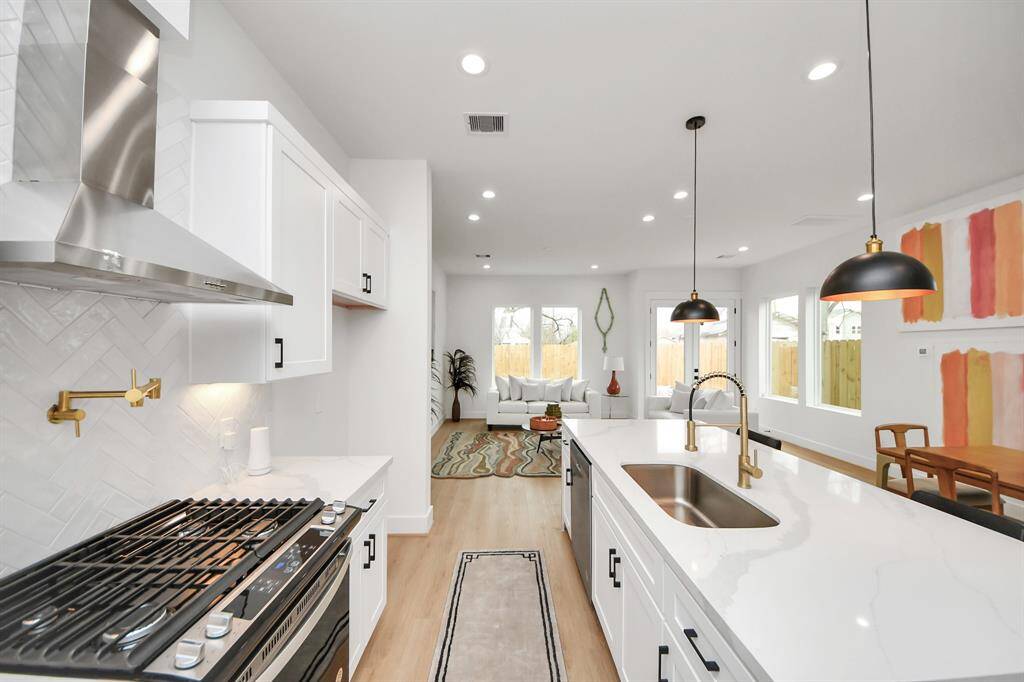 Gas cooktop
