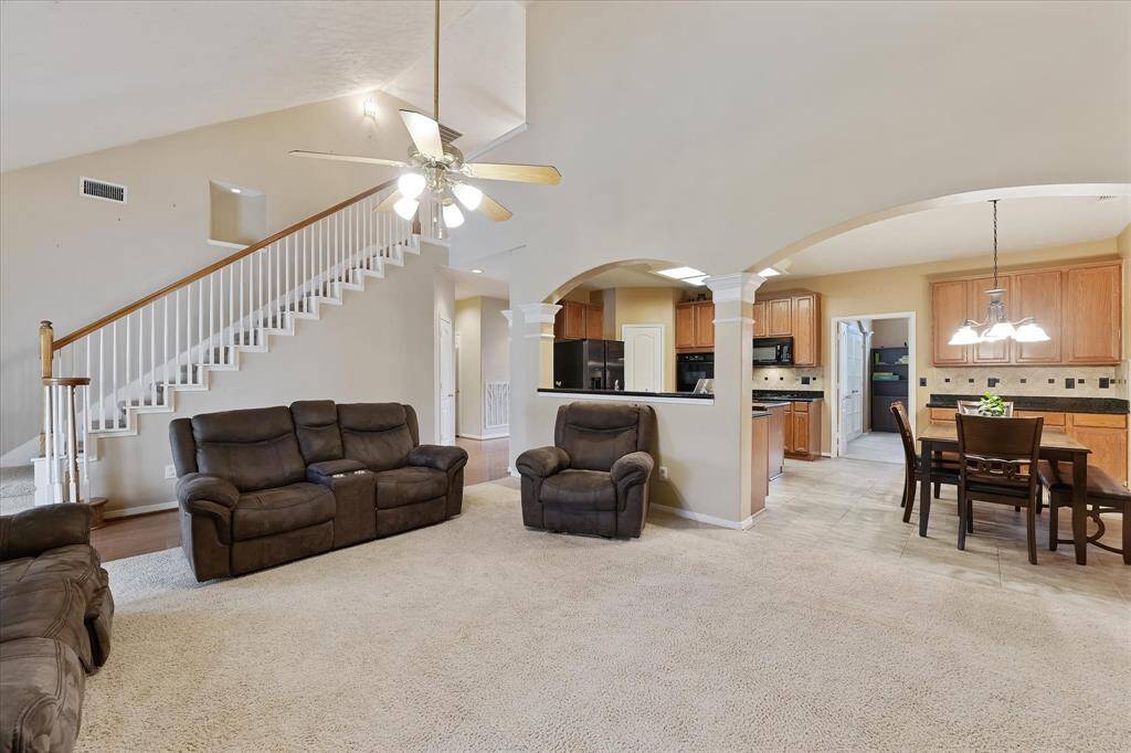 This layout is great for entertaining!